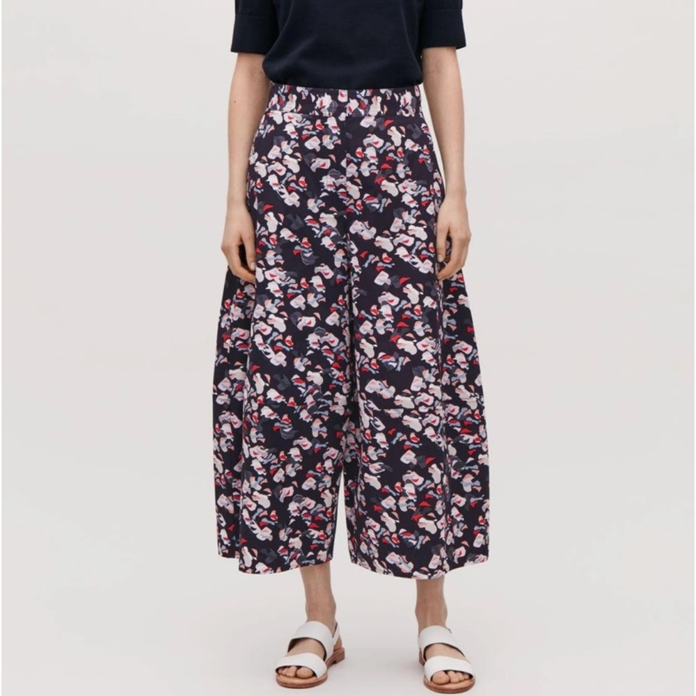 COS Curved Wide Leg Trousers, Navy Floral Print Cropped, Size 6
